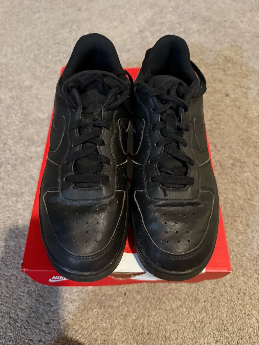 Nike Borough Low Kids Black Low-Top Sneakers